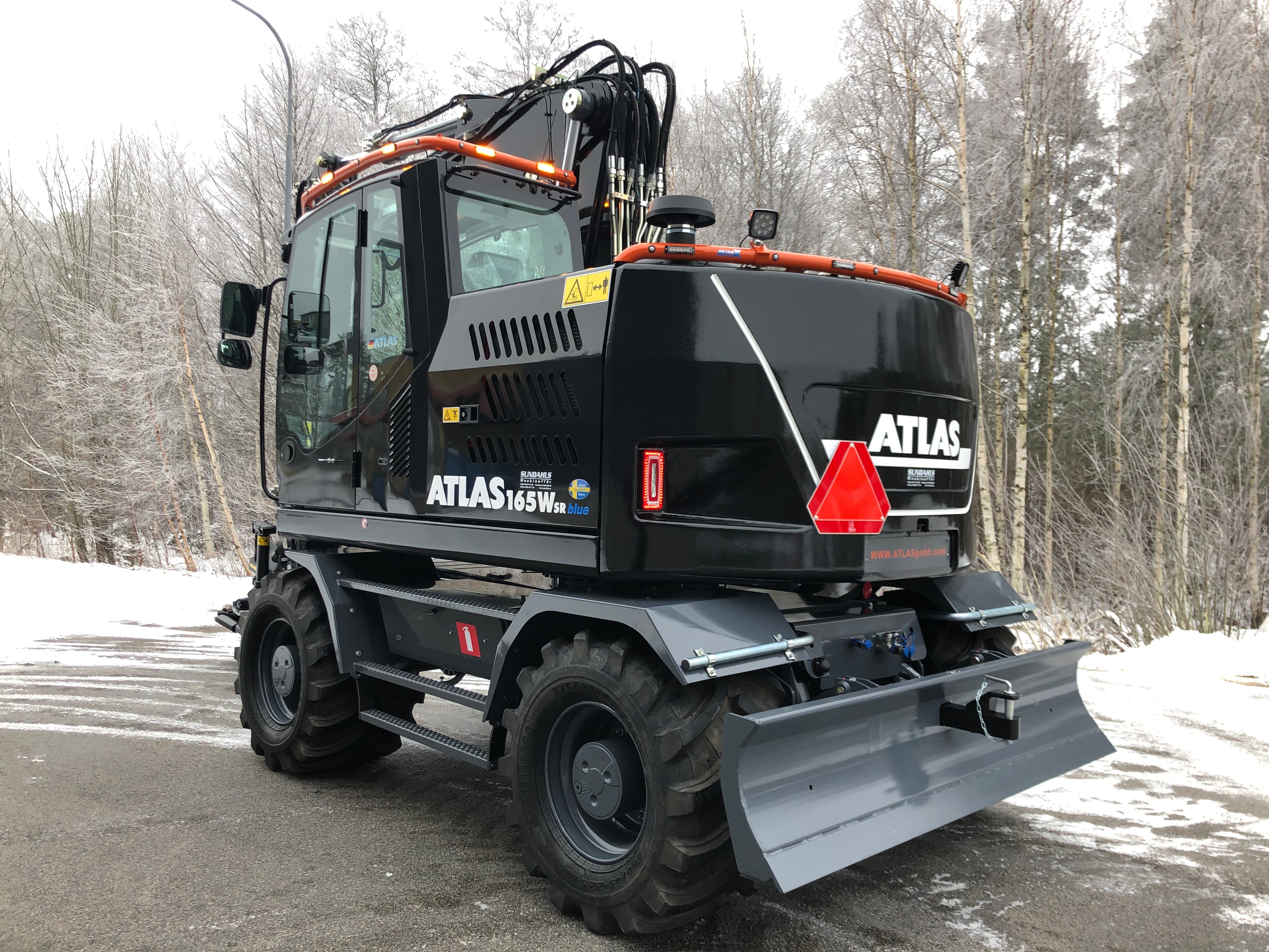 Atlas, In the field 1