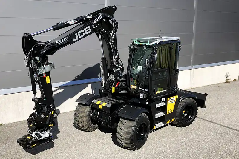 JCB, In the field 1