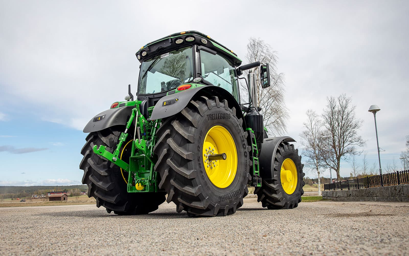 John Deere, In the field 3