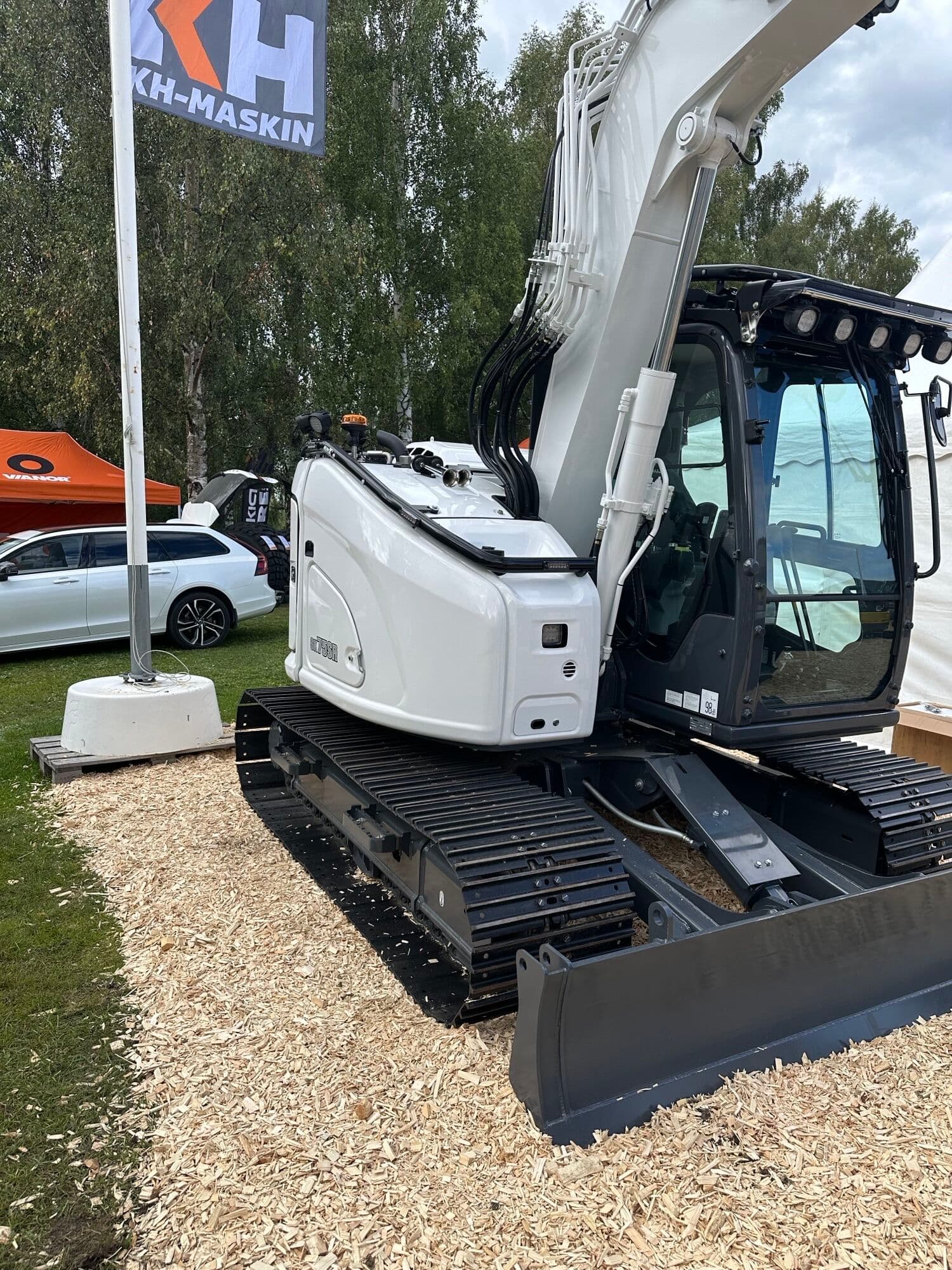 Kobelco, In the field 3