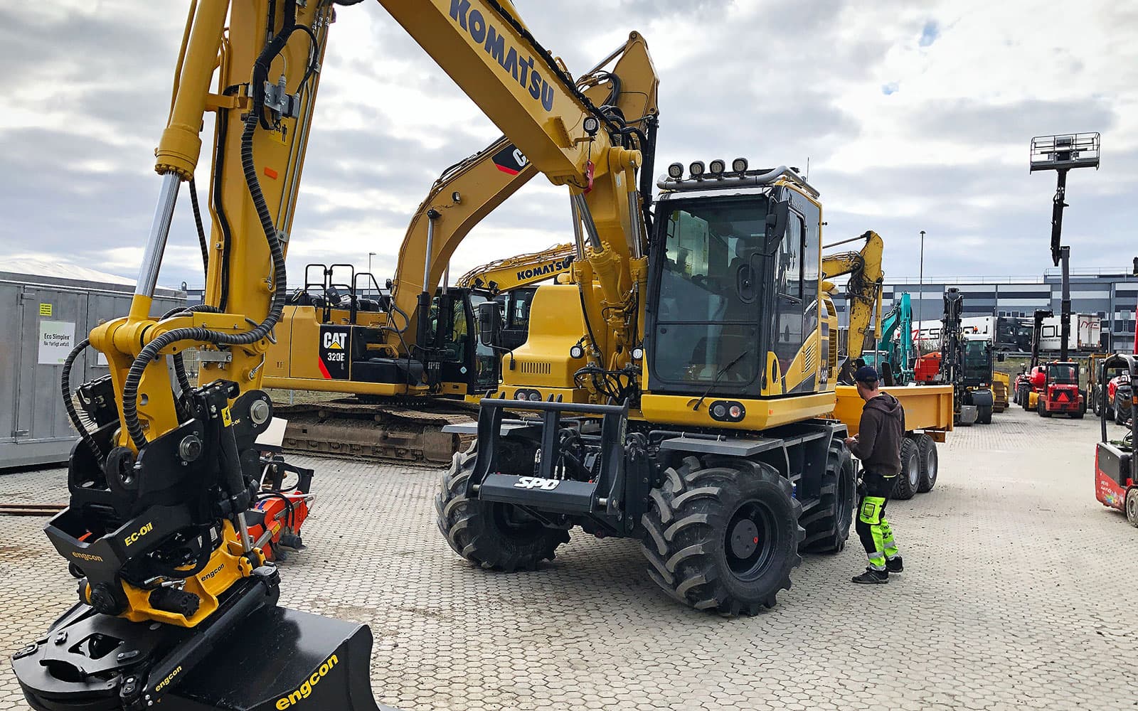 Komatsu, In the field 2